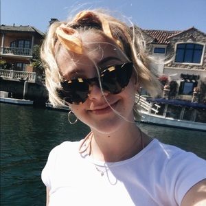 Meet your Posher, Charlotte